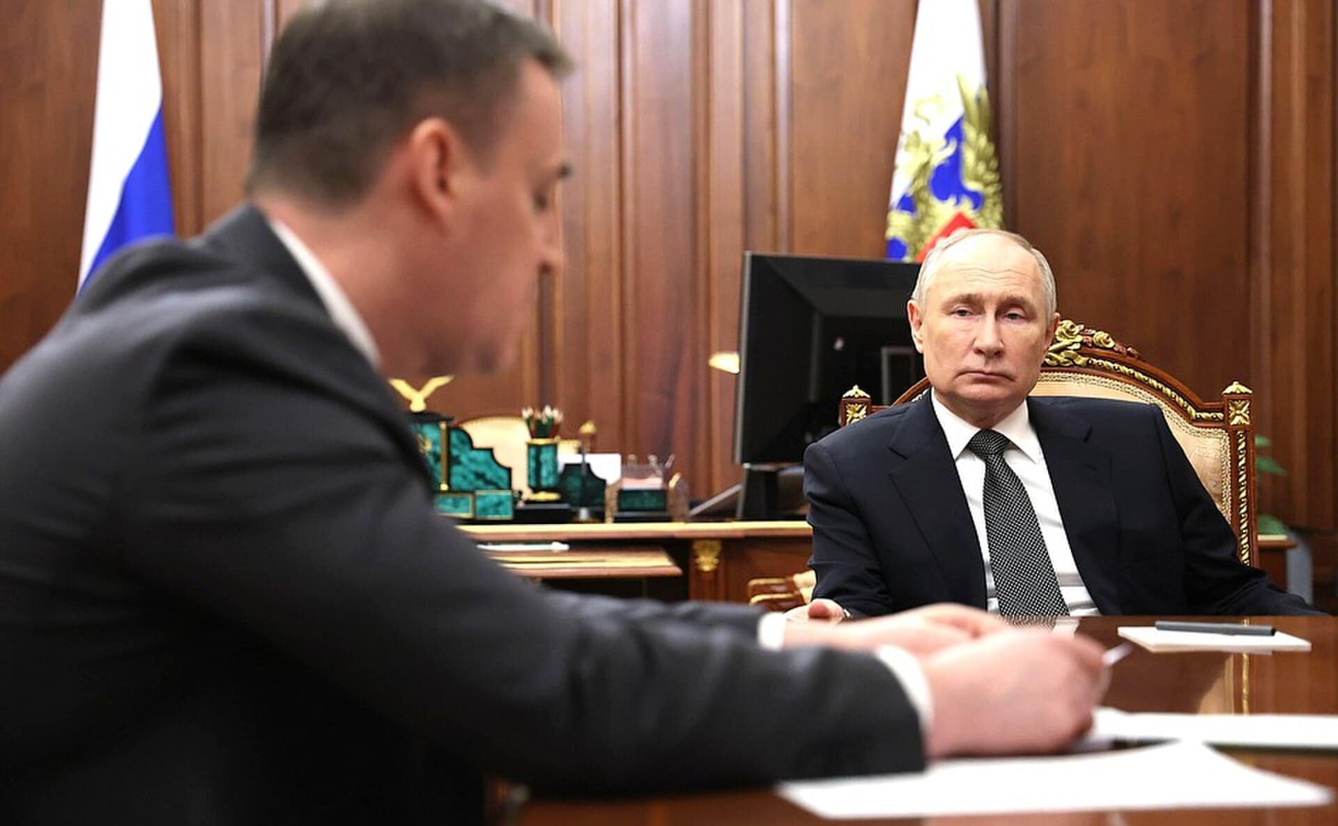 Drone strike hits Kryvyi Rih shopping center; Putin cites refinery-related economic impact