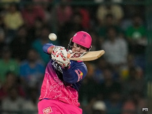 IPL 2026: Marsh Misses Ton, Pants Funny Shot Impresses Gavaskar: "What Is This?"