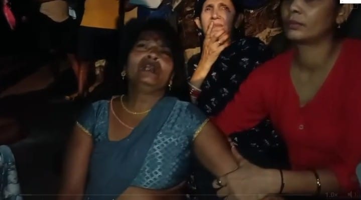 Murder in Outer North Delhi: इकलौटे बेटे की मौत पर बुलखती मां.
