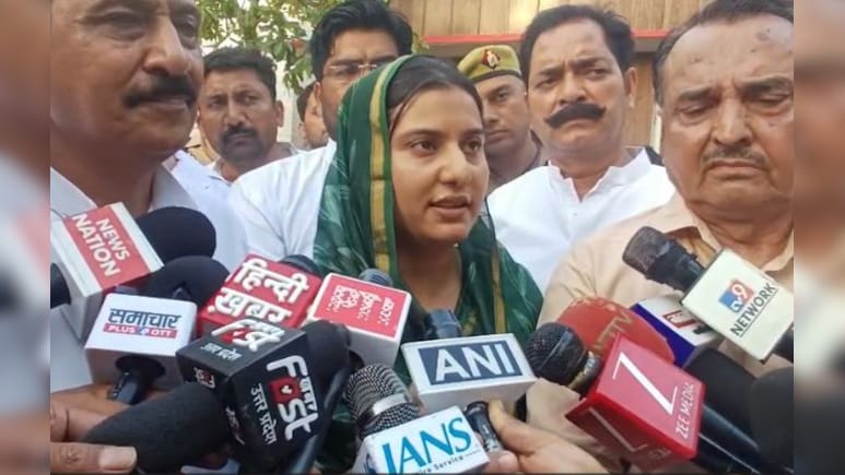 'गोली मार दोगे, फांसी चढ़ा दोगे, चढ़ा दो...' सपा सांसद इकरा हसन ने गुस्से में एसपी से कहा&nbsp;