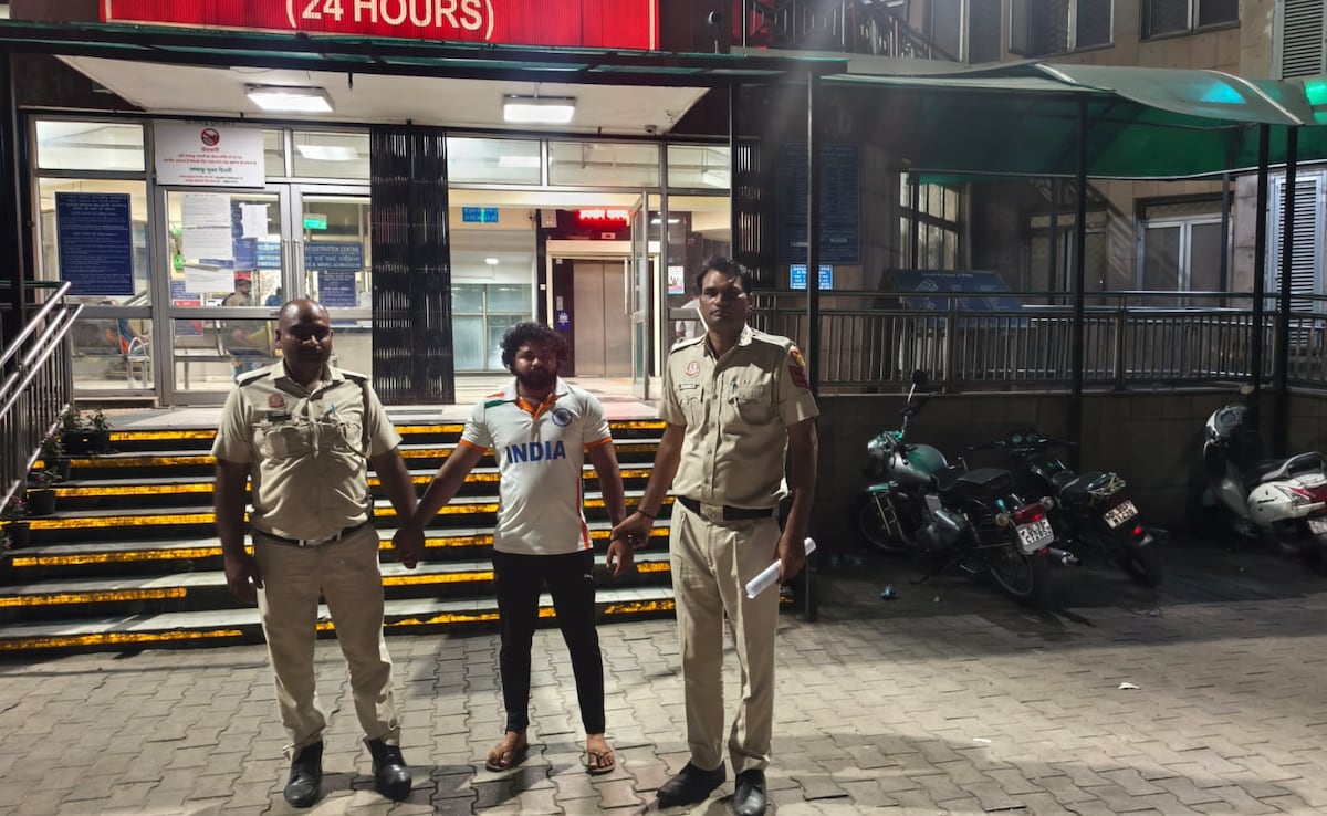 दिल्ली में आरोपी को पुलिस ने किया गिरफ्तार दिल्ली में आरोपी को पुलिस ने किया गिरफ्तार