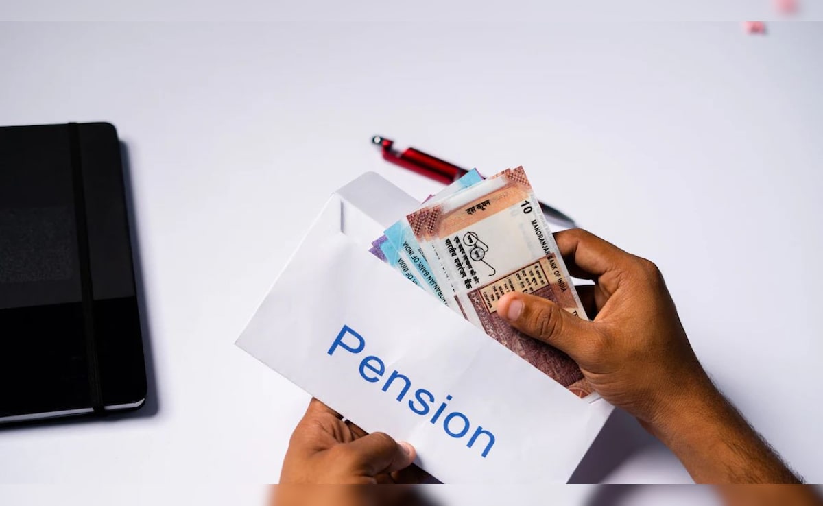 EPFO Alert: कहीं आपकी सैलरी से तो नहीं कट रहा ज्यादा पैसा? तुरंत चेक करें अपनी पीएफ पासबुक