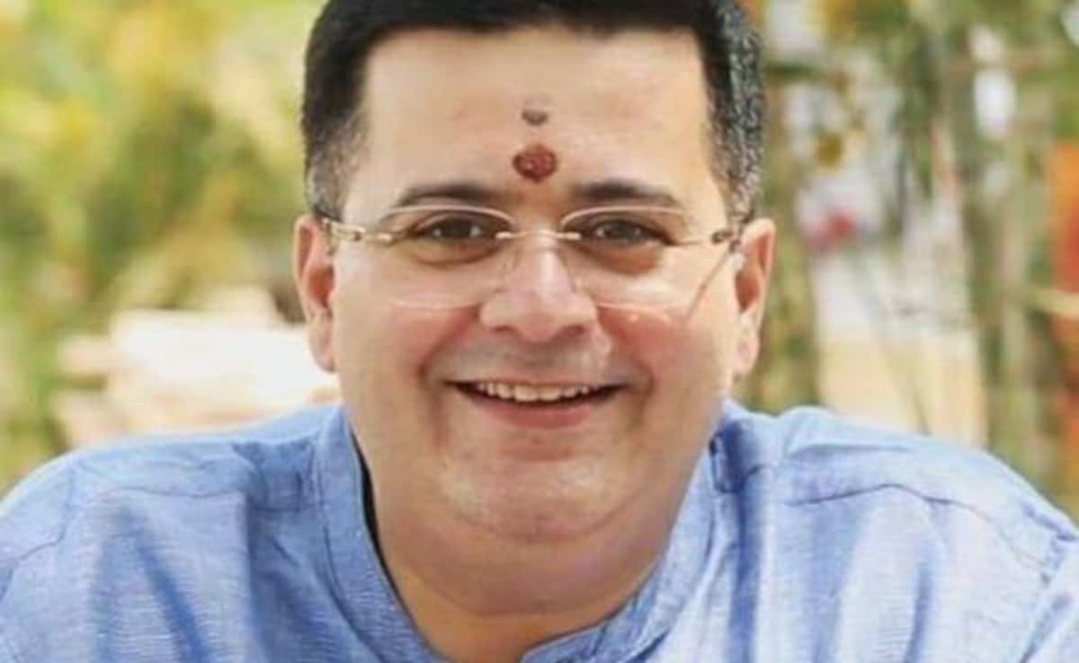 एनसीपी (A) को बड़ा झटका: पूर्व सांसद आनंद परांजपे ने सभी पदों से दिया इस्तीफा, ये बड़ी वजह आई सामने