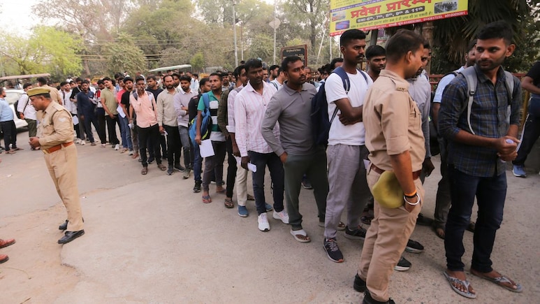 यूपी पुलिस दरोगा भर्ती परीक्षा का रिजल्ट जारी, 12 हजार से ज्यादा अभ्यर्थियों ने मारी बाजी
