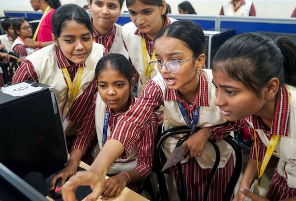 CBSE रिजल्ट के बाद ऑन-स्क्रीन मार्किंग पर फिर उठे सवाल, छात्रों ने कम नंबर आने का किया दावा