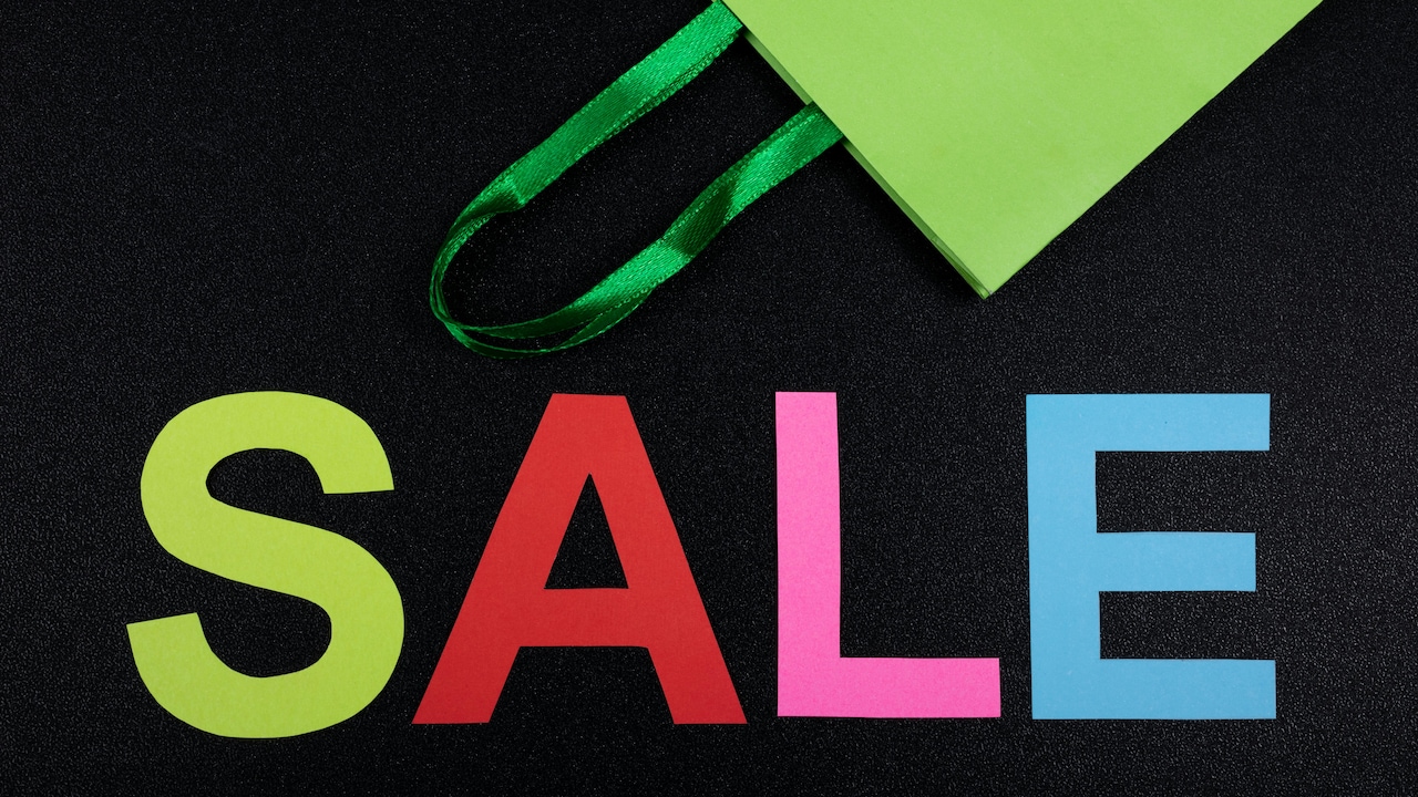 The Myntra Payday Party is live with up to 75% off across top categories.
