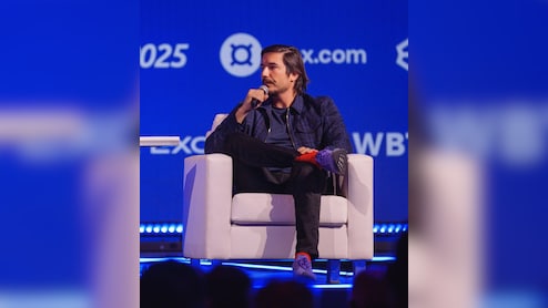 Robinhood CEO Claims 'Business Has Never Been Stronger' While Firing 290 Employees
