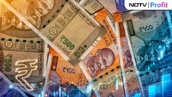 Rupee Ends Flat At 95.68 Against Dollar Amid US-Iran Tensions, RBI Policy Focus