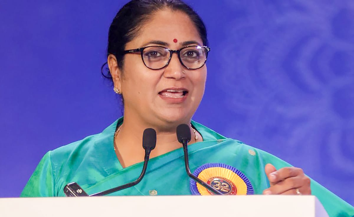 दिल्ली की मुख्यमंत्री रेखा गुप्ता ने देखी संजय दत्त की ये फिल्म, बोलीं- प्रेरणादायक