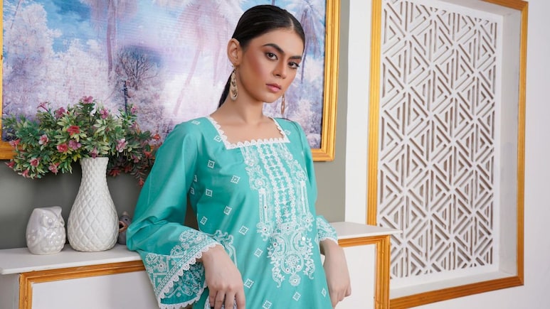 Summer Vacation के लिए परफेक्&zwj;ट हैं ये Women Kurti, मिल रही हैं केवल ₹1,000 में&nbsp;