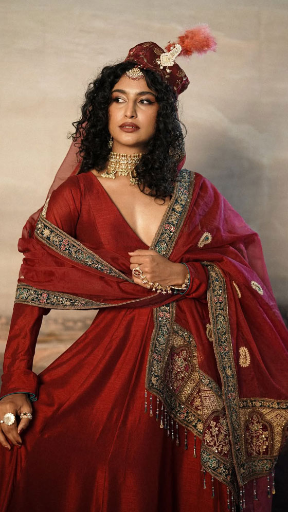 Rida Tharana&rsquo;s Royal Traditional Look