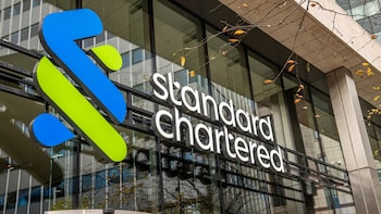 Layoffs Loading: Standard Chartered To Double Down On AI, Slash Over 7,000 Jobs