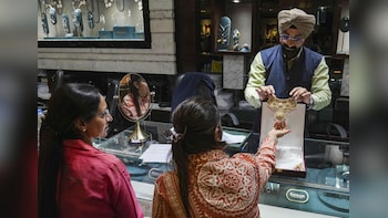 Silver Prices Plunge By Rs 21,600, Gold Falls By Rs 3,200 Amid Global Selloff