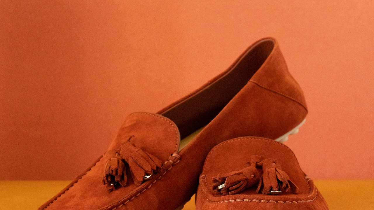 How To Pick Loafers That Do Not Shred Your Heel In Week One