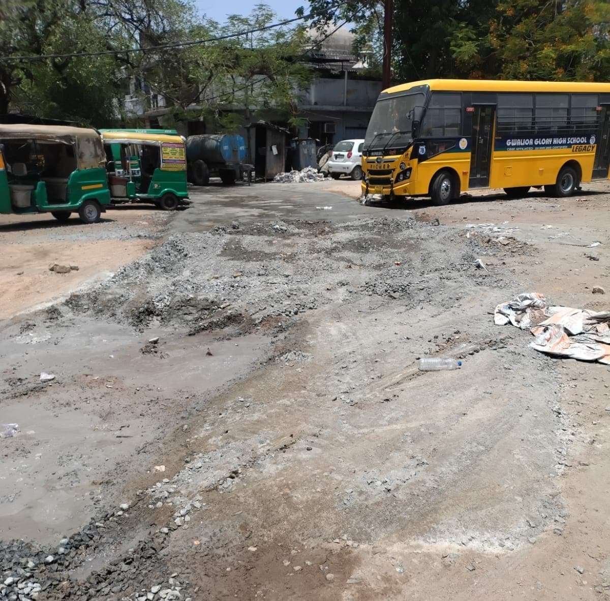 Gwalior Road Damage Case: JCB से उखाड़ी गई नई सड़क