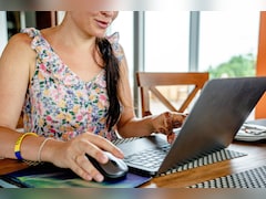 Work From Home: काम करने बैठें तो डेस्‍क पर होनी चाहिए ये चीजें, वरना बार-बार उठना पड़ता है