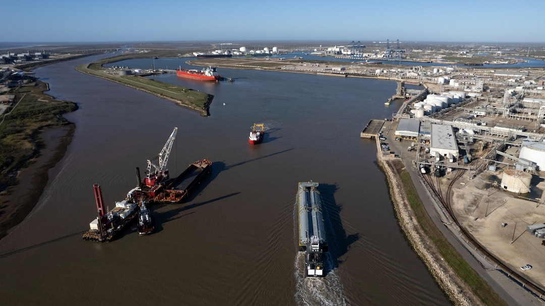 Traders say US exports are beginning to test practical limits, with infrastructure and shipping constraints capping how much crude can consistently leave the US Gulf Coast.