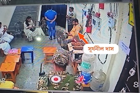 NDTV Exclusive: सामने ममता बनर्जी, दूसरी तरफ सुवेंदु के पोलिंग एजेंट... EVM स्ट्रॉन्गरूम के बाहर आधी रात को हुआ क्या था?