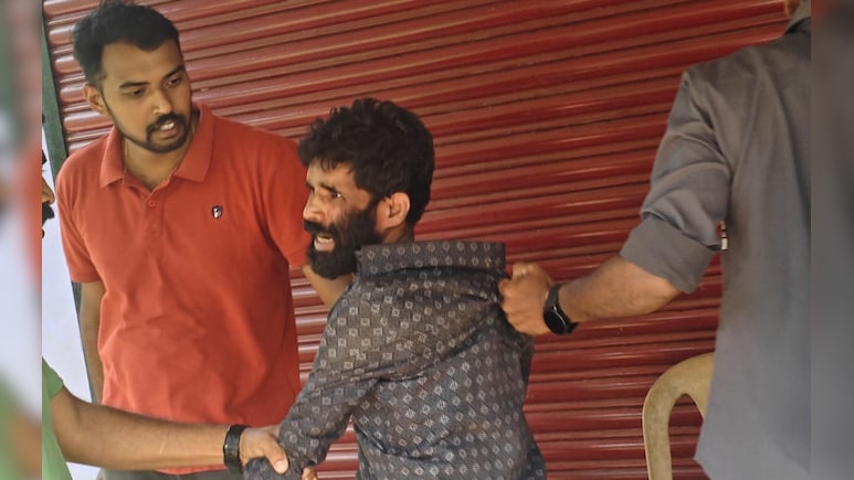 मां-भाई को मार घर में ही दफनाया और फिर आराम से जीने लगा था जिंदगी, फिर एक महीने बाद ऐसे पकड़ा गया आरोपी बेटा