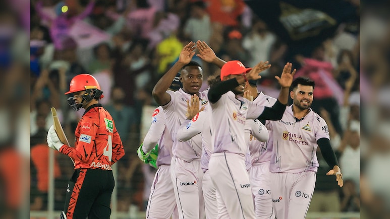 IPL 2026 Playoff Equation: गुजरात की जीत से RCB को नुकसान, पंजाब, चेन्नई को फायदा, जानें किसके प्लेऑफ में पहुंचने के कितने चांस