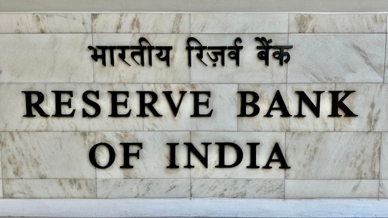 RBI Governor Sees Fuel Price Hike If Oil Stays High
