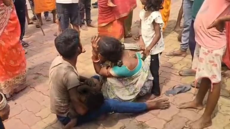 धनबाद में आवारा कुत्तों के झुंड ने 5 साल के मासूम को नोंच-नोंच कर मार डाला, परिजनों का रो-रोकर बुरा हाल