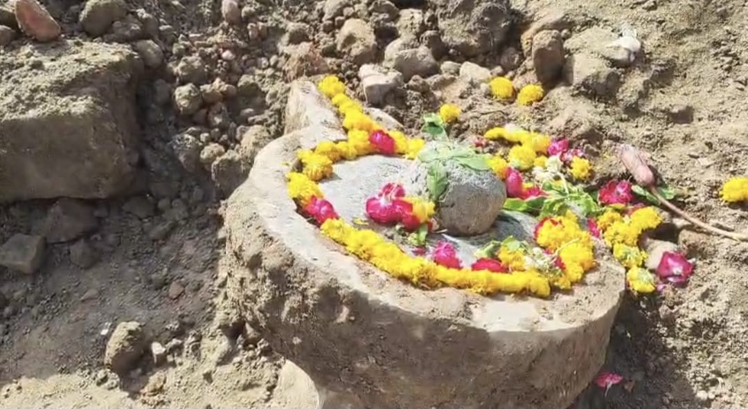 महाकाल परिसर में मिला 1000 साल पुराना शिवलिंग, खुदाई का काम रुका; प्राचीन मंदिर होने की संभावना
