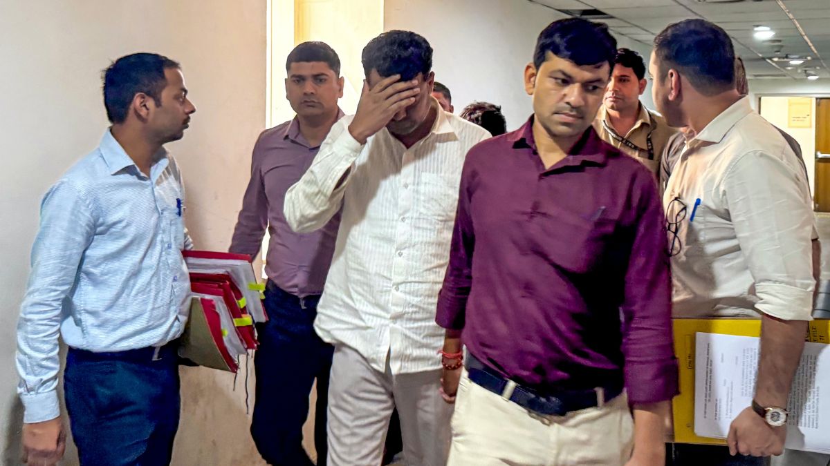 कैसे 10 लाख में बिका था NEET-UG का पेपर? CBI के रिमांड नोट से कई बड़े खुलासे