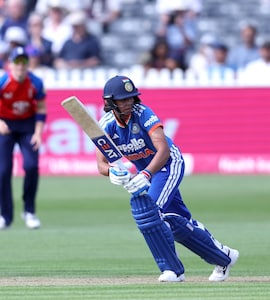 2nd Womens T20I: England Beat India By 26 Runs; Level Three-Match Series 1-1