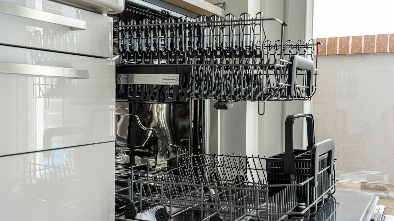 Dishwashers that run quietly and offer streak-free cleaning