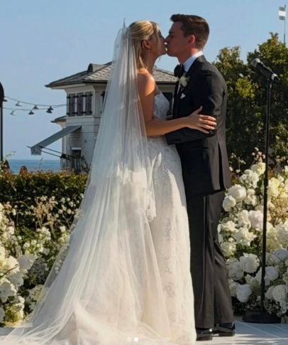 Heather Locklear, Richie Sambora Reunite As Daughter Ava Marries Tyler Farrar In California
