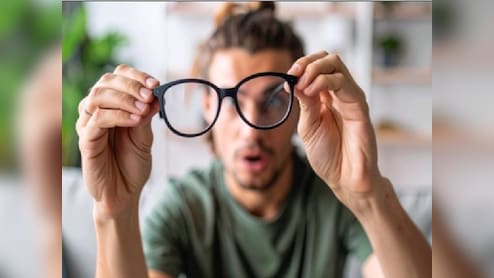 40 के बाद आंखों की सेहत से न करें लापरवाही, Regular Eye Test से बच सकती है रोशनी