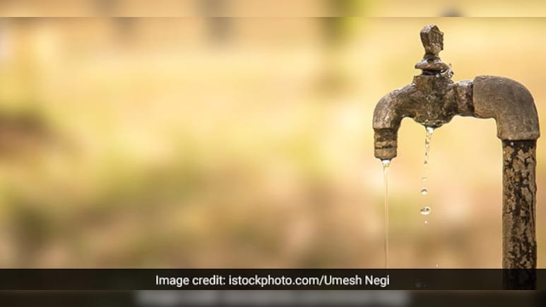 पानी बर्बाद क&zwj;िया तो लगेगा 2000 रुपये का जुर्माना, कटेगा कनेक्&zwj;शन, जान लें यह काम की बात