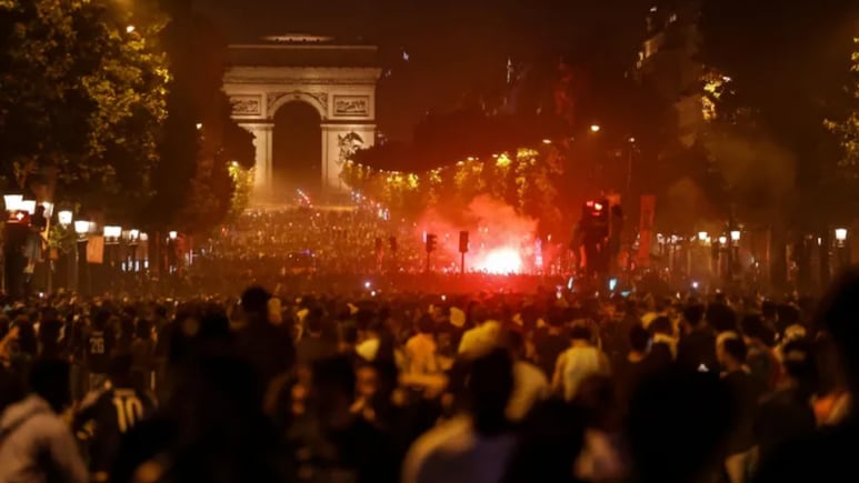 PSG की चैंपियन लीग जीत के बाद फ्रांस में भारी हिंसा, 400 से ज्यादा गिरफ्तार; पेरिस में सड़कों पर लोग