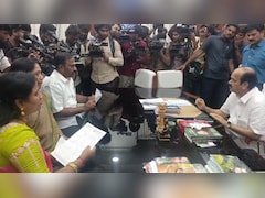 तमिलनाडु: चुनाव नतीजों के 21 दिन के भीतर ही AIADMK के 3 विधायकों का इस्तीफा, तुरंत TVK में हो गए शामिल