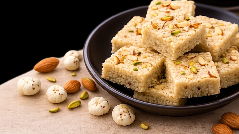 Makhana Sweet Recipe: मखाने से बनाएं हल्की और टेस्टी मिठाई, जो स्वाद के साथ साथ सेहत में भी है लाजवाब