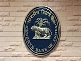 RBI के खजाने से 8.70 करोड़ की सेंधमारी... नोट बक्सों में भरकर ले गया कर्मचारी, एक चूक पड़ गई भारी RBI के खजाने से 8.70 करोड़ की सेंधमारी... नोट बक्सों में भरकर ले गया कर्मचारी, एक चूक पड़ गई भारी