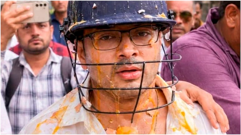 'तुम्हारे अहंकार का नतीजा, लोगों ने अंडे-जूते मारे...' अभिषेक बनर्जी पर हमले को लेकर BJP का पलटवार- 'हम ऐसी राजनीति नहीं करते'