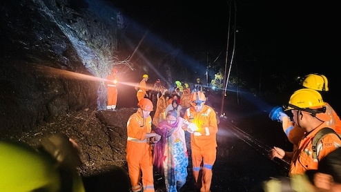 केदारनाथ मार्ग पर आई आफत, तेज बारिश-भूस्खलन के बीच SDRF ने 10,450 यात्रियों की बचाई जान, रातभर चला ऑपरेशन
