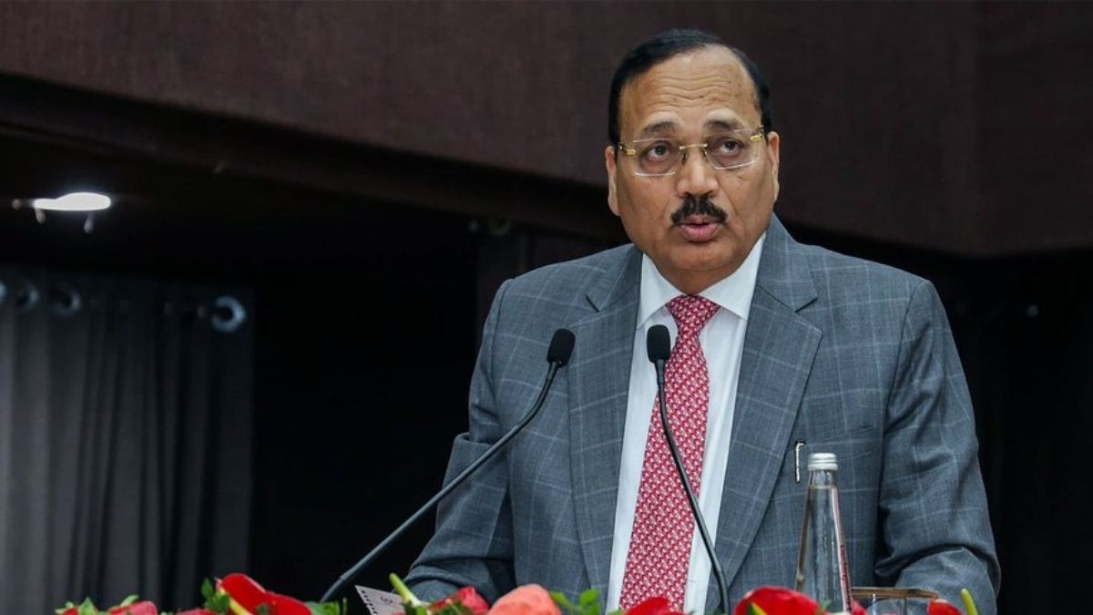 'मैंने देश के युवाओं को ऐसा नहीं कहा...' कॉकरोच वाले बयान पर आ गई CJI सूर्यकांत की सफाई