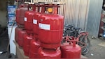 5 किलो वाला मिनी LPG गैस सिलेंडर हुआ महंगा, छात्रों और मजदूरों बढ़ा भार, जानिए आपके शहर में कितने बढ़े दाम