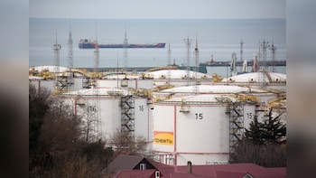 EU Weighs Temporary Freeze on Russia Oil Price Cap Over Iran