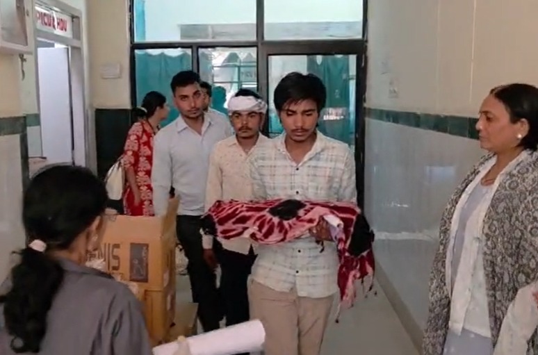 जिंदगी-मौत की जंग हार गई 8 महीने की बच्ची, मां ने पिलाया था तेजाब
