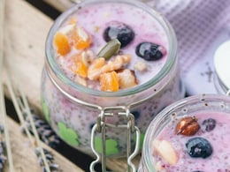 High In Fibre And Easy-To-Make, Overnight Oats With Berries Are One Of The Best Summer Breakfasts