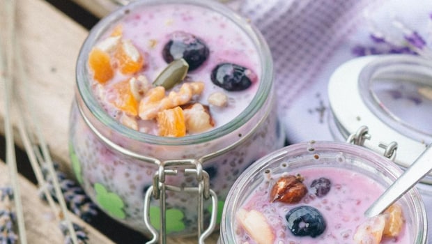 High In Fibre And Easy-To-Make, Overnight Oats With Berries Are One Of The Best Summer Breakfasts