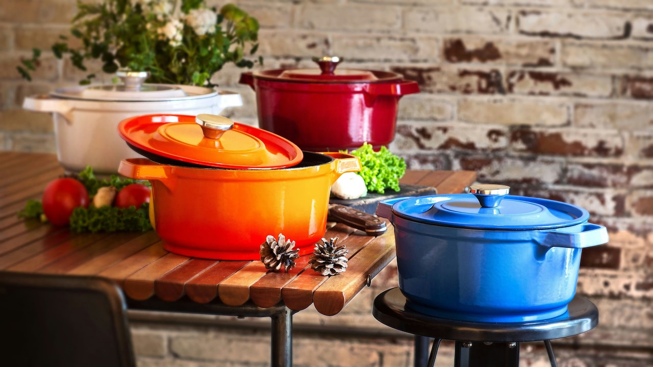 Steel Casseroles Vs Insulated Plastic Models That Keep Hot Food Longer; Steel Casseroles Vs Insulated Plastic Models That Keep Hot Food Longer;