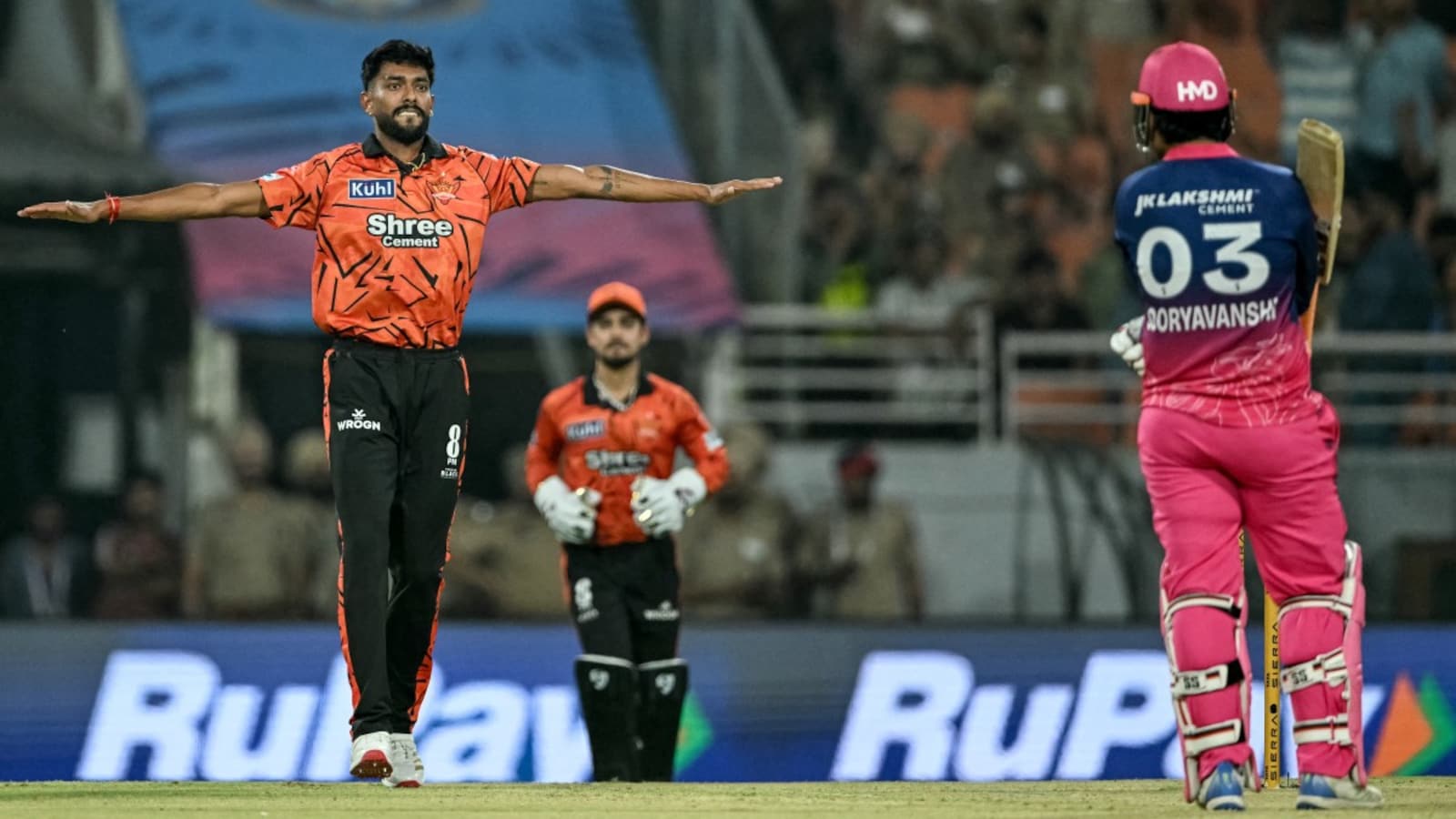 Sunrisers Hyderabad Pacers Fiery Celebration To Vaibhav Sooryavanshis Dismissal Angers Internet