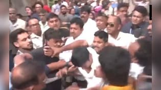 बंगाल के सोनारपुर में सांसद अभिषेक बनर्जी पर हमला, पत्थर फेंके, हेलमेट पहनकर भागना पड़ा