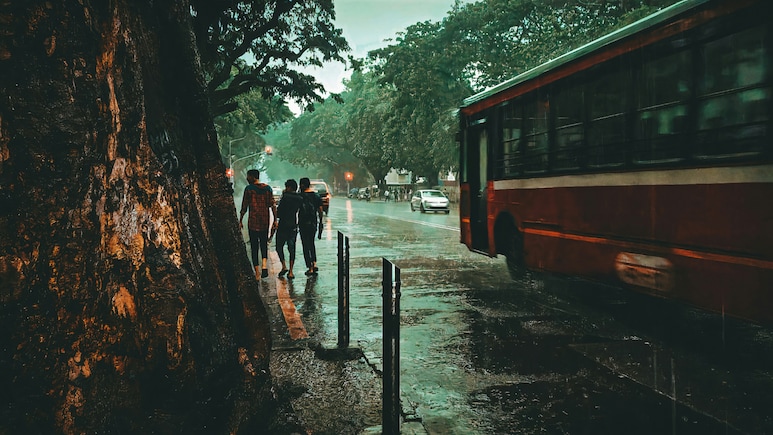Maharashtra Weather Alert: IMD Warns Of Rains, Thunderstorms In Pune & Thane; Hot Conditions In Mumbai
