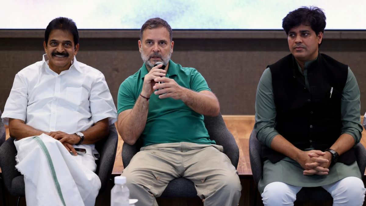 'कुछ महीनों में बदलने वाली ही देश की सियासत', कांग्रेस की बैठक में बोले राहुल गांधी